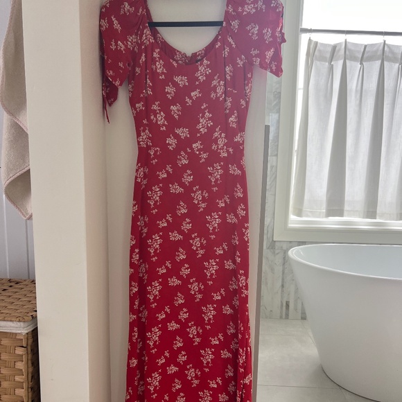 Reformation Dresses & Skirts - Reformation Red dress with ties on short sleeves - size xs